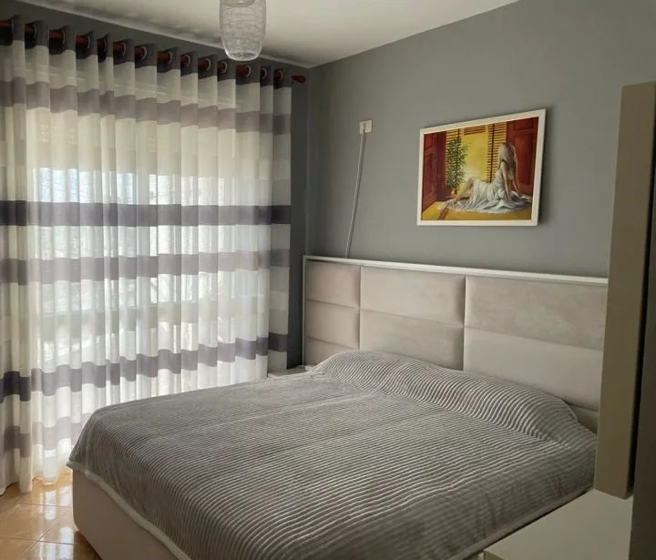 Fier, shitet apartament 2+1 , 93 m² 80.000 lek