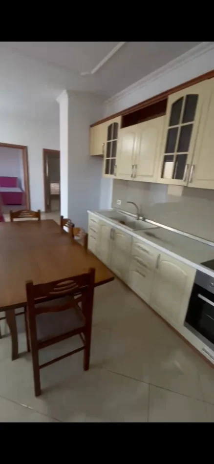 INSTITUT:  jepet me qera shtepi 3+1+Aneks+Ballkon Kati 2, 158 m² 530 € (INSTITUTI BUJQESOR ( KODER KAMZE ))
