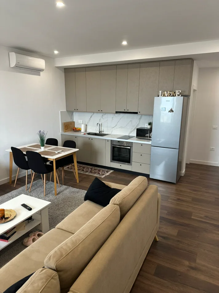 🏡 jepet hyrje 1+1 me qera tek mihal garameno ne ali dem🏡,  500 mije leke