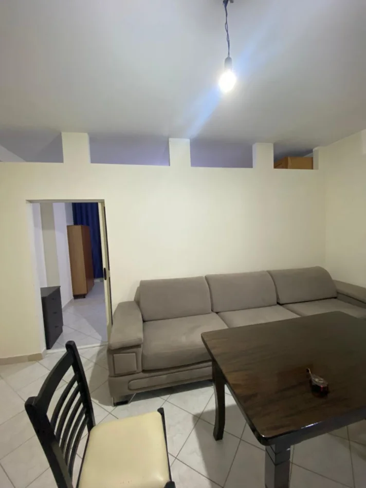 🏡 JEPET ME QERA APARTAMENT 1+1 TEK PARKU TEK  RRUGA E KAVAJËS , 600 Eur