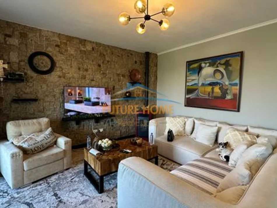 Jepet me qera apartament 2+1+garazh kopshti botanik