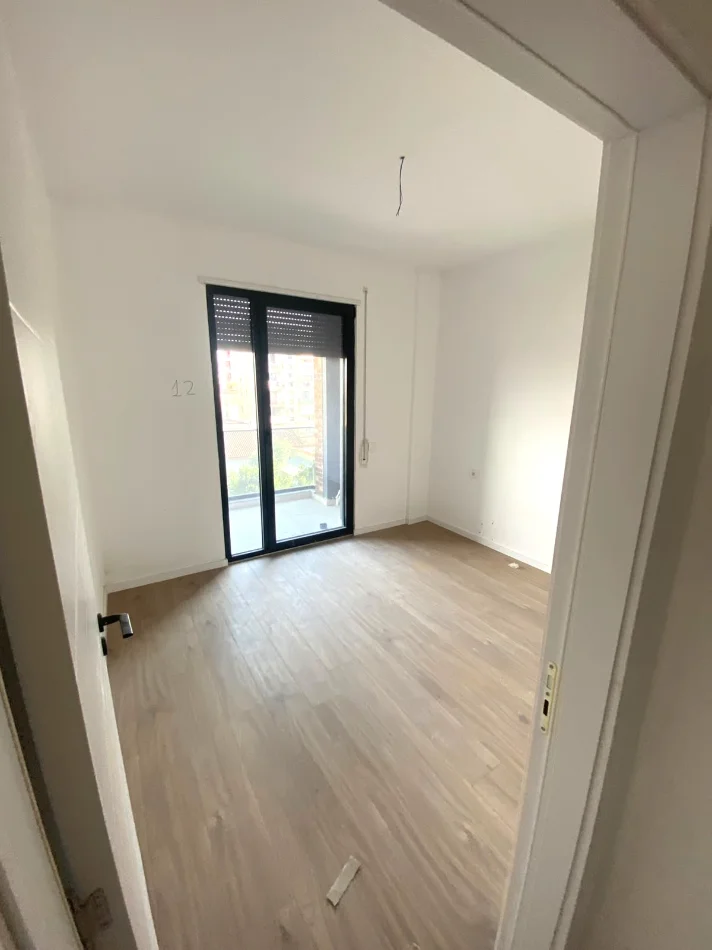 Jepet me qera apartament i ri  1+1 ne 5 maji