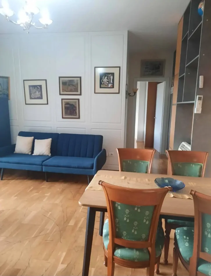 Jepet me qira apartament 1+1 – rruga barrikadave 750 €