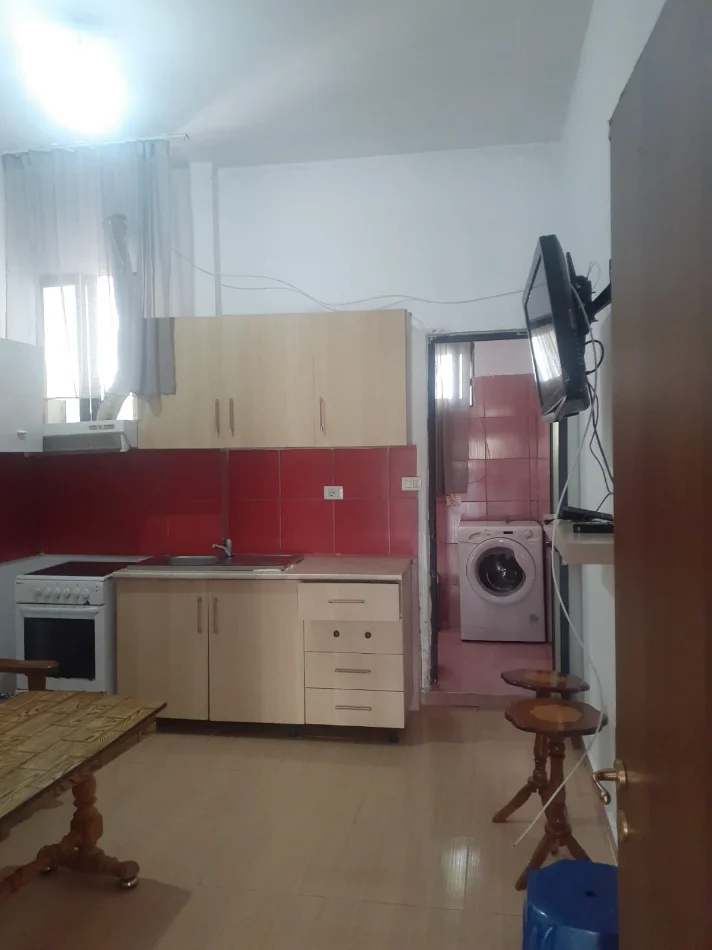 Jap qera apartament 1+1 Kati 1, 50 m² 260€ (Rruga Muhamed Deliu)