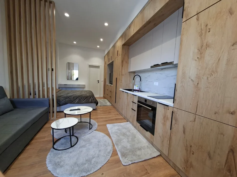 Jepet Me Qira : ULTRA Gazoniere ✨️ ( 📍Restorante Fresku )🔥 Lirohet ne 25 Maj - 35m² 🔥 37.000 Leke/Muaj 🔥