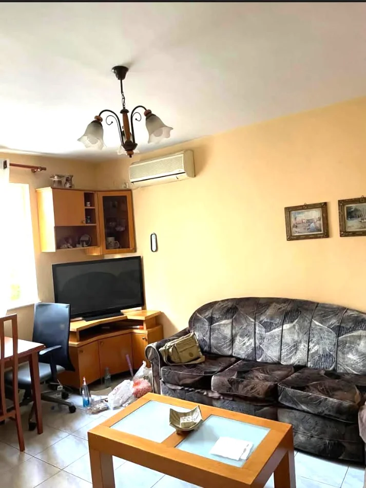 🏠 Jepet apartament me qera 2+1 te Rruga e Elbasanit, shkolla e Baletit📍600 euro