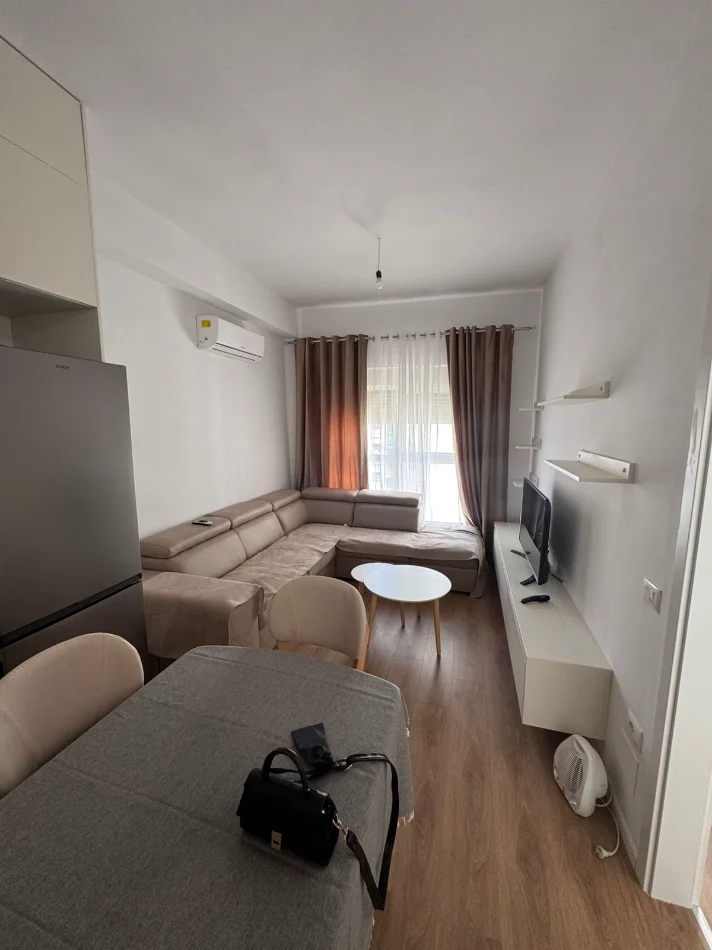 Jepet me Qera: 1+1📍Ali Dem (Rezidenca Kadiu) - Kati.6 - 40,000 Leke/Muaj - Sp.60m² || E pabanuar me pare✨️