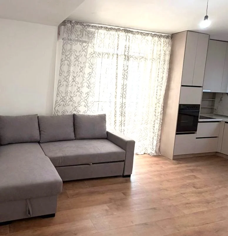 🏡 Jepet me Qera Apartament 1+1 TEK Rruga e Kosovarëve TEK Liqeni Artificial,  600 mije leke
