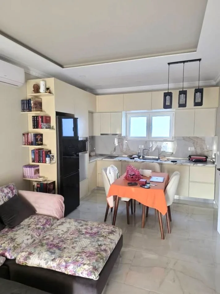 🏡 Jepet me Qera Apartament 1+1 tek Spitali Amerikan 2,     650 mije leke