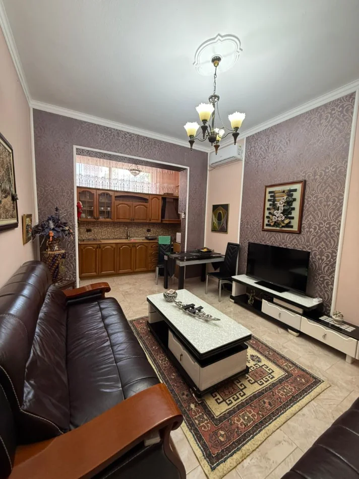 🏡 Jepet me Qera Apartament 2+1 + Ballkon ne Vasil Shanto,  650 mije leke