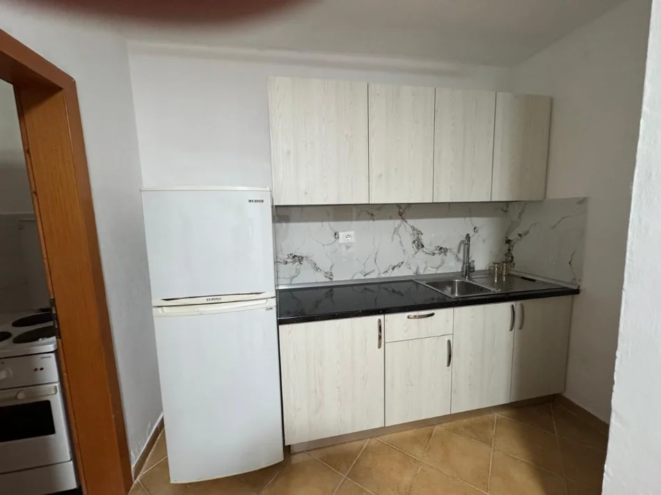 🏠 Jepet me Qera  Apartament 2+1 tek Bkt ne Ali Dem 550 €  (Fusha  ne Ali Dem )