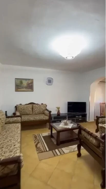 🏡 Jepet me Qera Apartament 2+1 tek Pazari i Ri, 500 mije leke