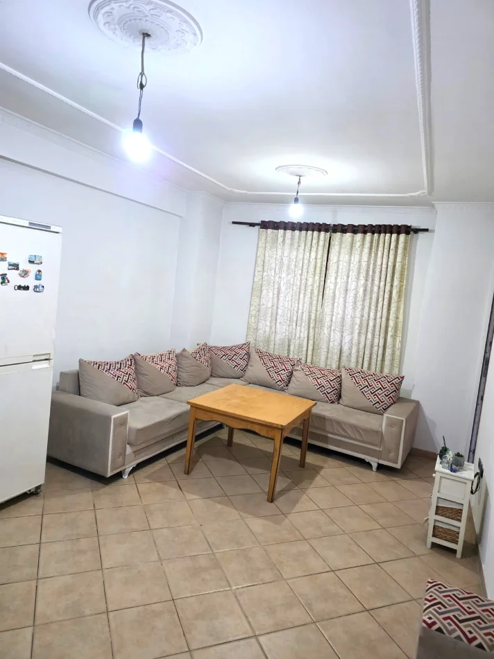 Jepet me Qira Apartament 1+1 në Astir,  400 mije leke