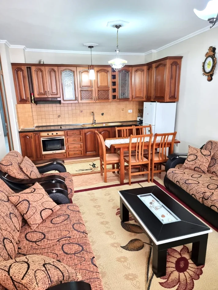 🏡 Jepet me Qira Apartament 2+1 ne Yzberisht,,  45.000 lekë / muaj