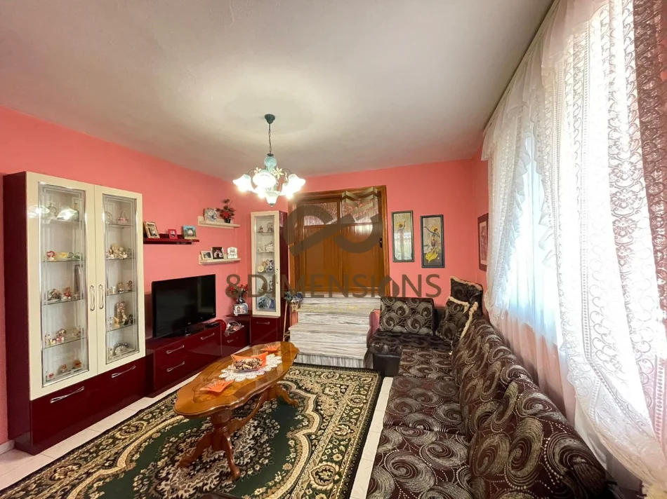 Jepet me qera Apartament 2+1 ne tregun elektrik prane kompleksit Grand (D8242A-202)