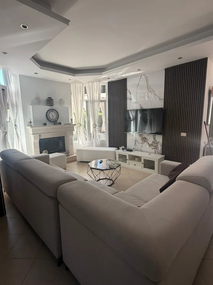 Jepet me qera Duplex 2+1+2Kati 1, 97 m² 800 € (Gjiri i Lalzit)