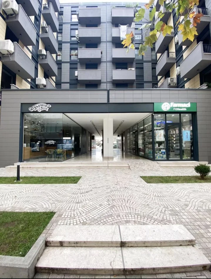 Jepet me qera apartament 1+1 Kati 1, 65 m², 75.000 LEK Brutto (Rruga Panorama Residenca Quartum SPAK)