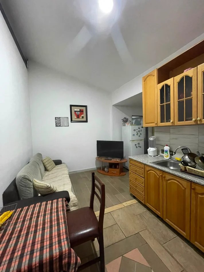 🏡 Jepet me qera apartament 1+1 per 320 euro, kati i 3 – Bulevardi i Ri