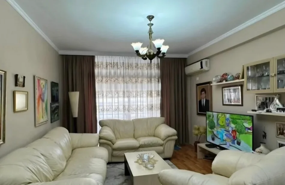 Jepet me qera apartament 2+1 , 65000 mije leke(Komuna e Parisit)
