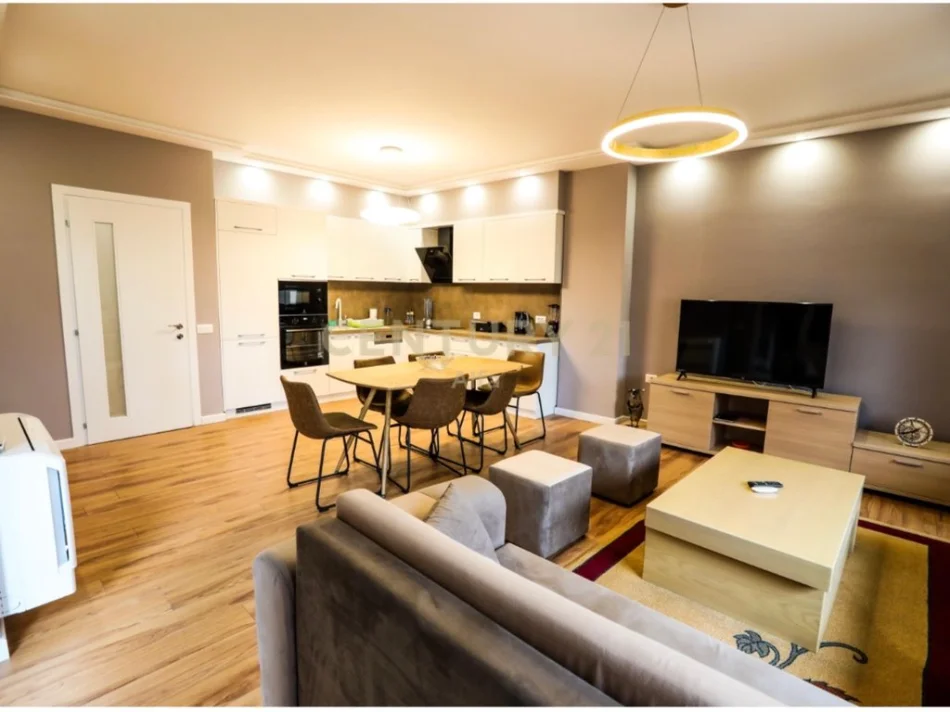 Jepet me qera apartament 2+1+Ballkon Kati 3, 117 m² 1.300 €