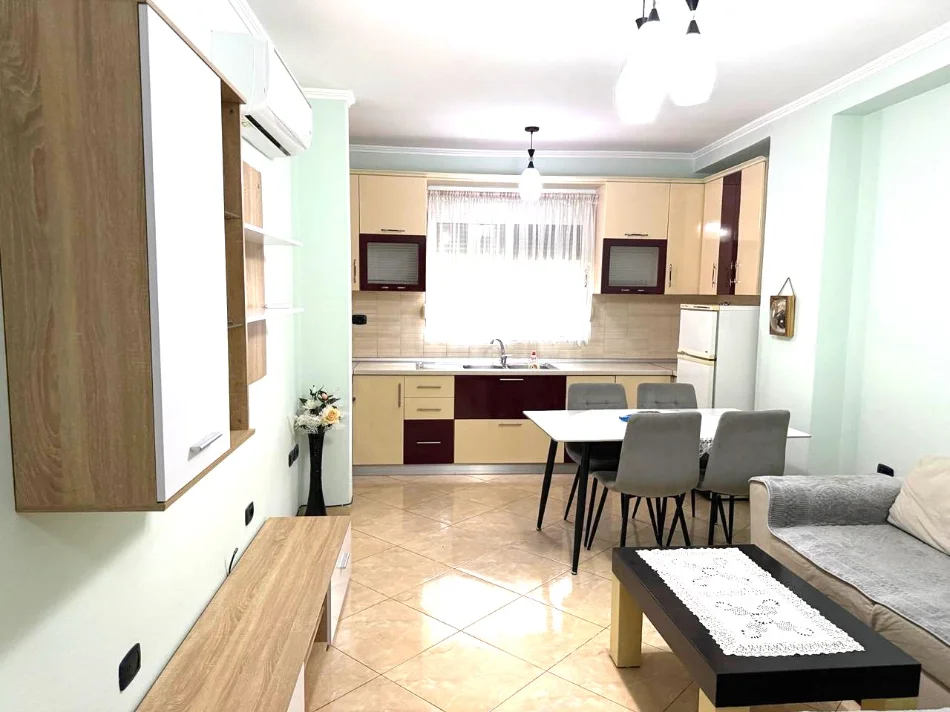 🏠 Jepet me qera apartament 2+1 tek Materniteti i Ri💶 55.000 Leke/muaji