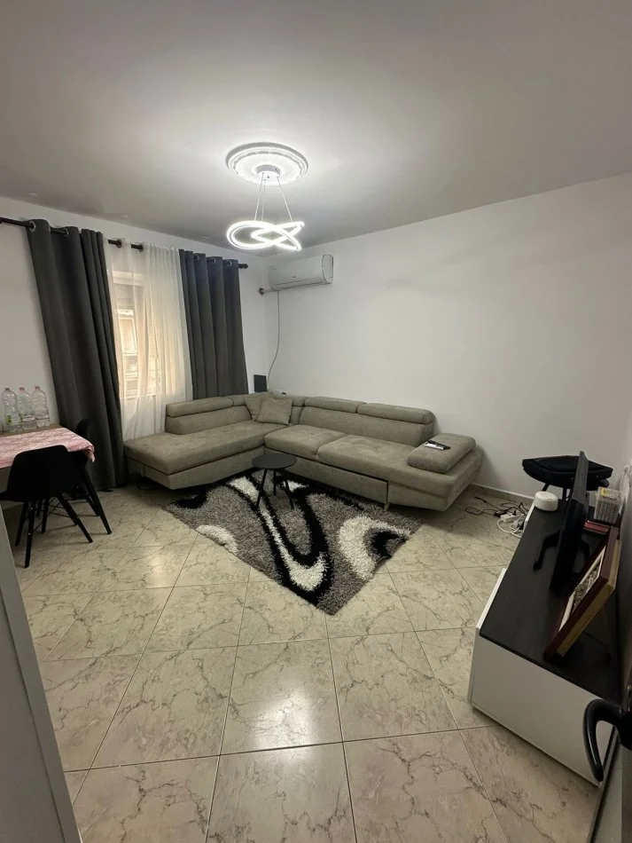 Jepet me qira apartament 1+1 , 500 € ,NE MYSLYM SHYR