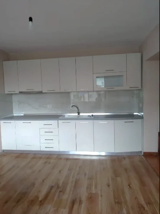 🏡 Jepet me qira apartament 1+1+Ballkon+Depo te 21 DHJETORI 50.000L/muaji