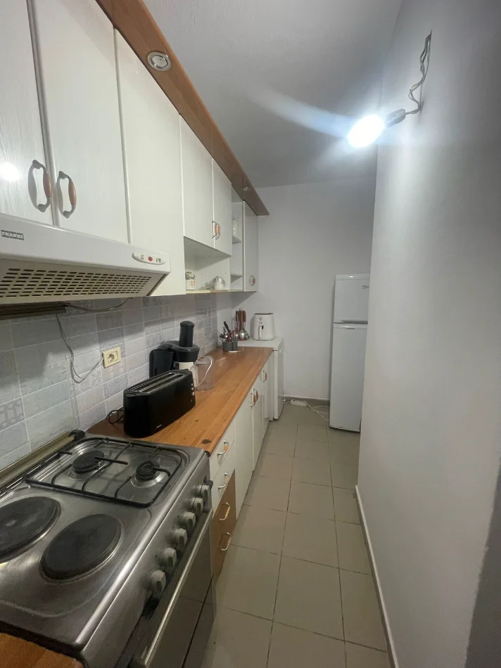 Jepet me qira apartament 2+1 ,500 € ,Brryl