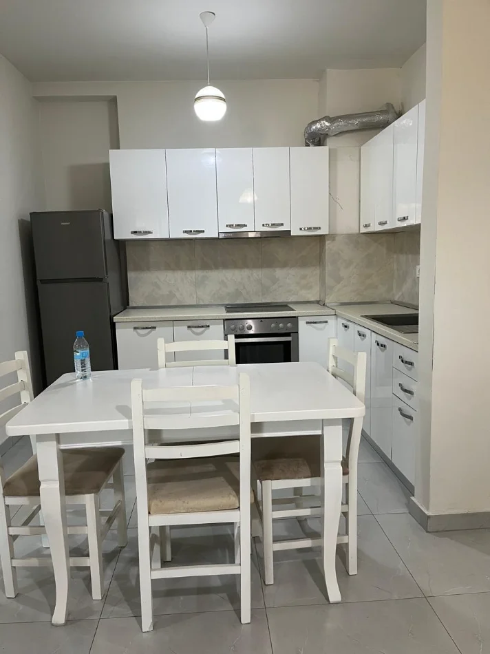🏡 Jepet me qira apartament 2+1,  550 €     (Golden Park afer me Seliten , afer me Pallatin me Shigjeta)