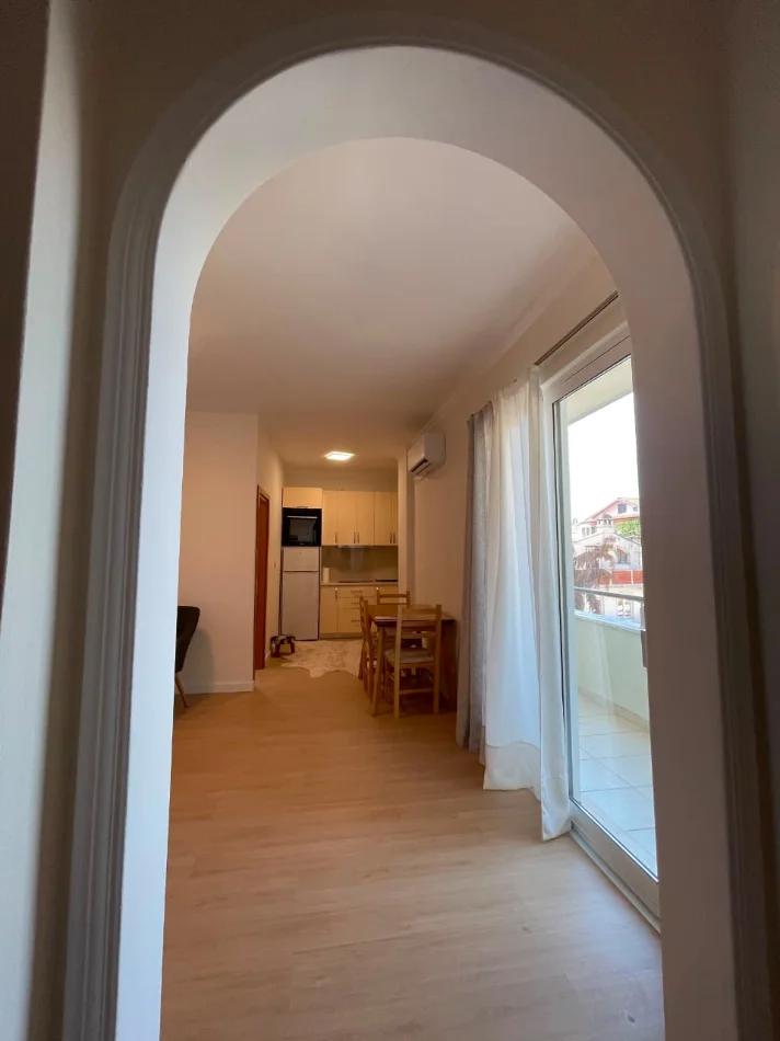 Jepet me qira apartamenti 2+1 ne Selite prane Universitet Barleti