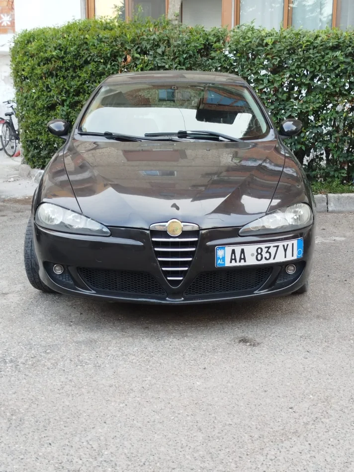 Kavaje, shes makine Alfa Romeo , e zeze manuale Kondicioner 200.000 km 2.000 €