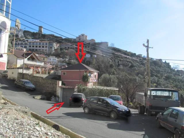 Kruje, Shitet Truall dhe Ndertese dy kateshe, Cmimi Fillestar 6.600.000 Leke (Lagjia nr. 3)