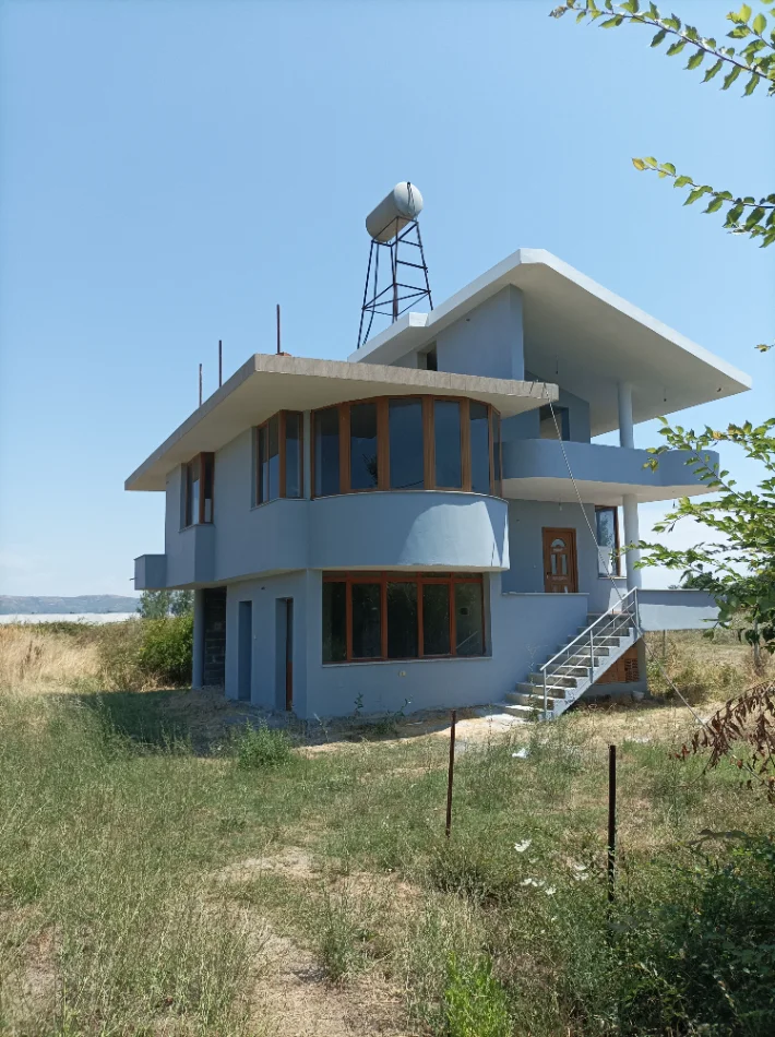 Lushnje, shes shtepi 2 Katshe , 95.000 €