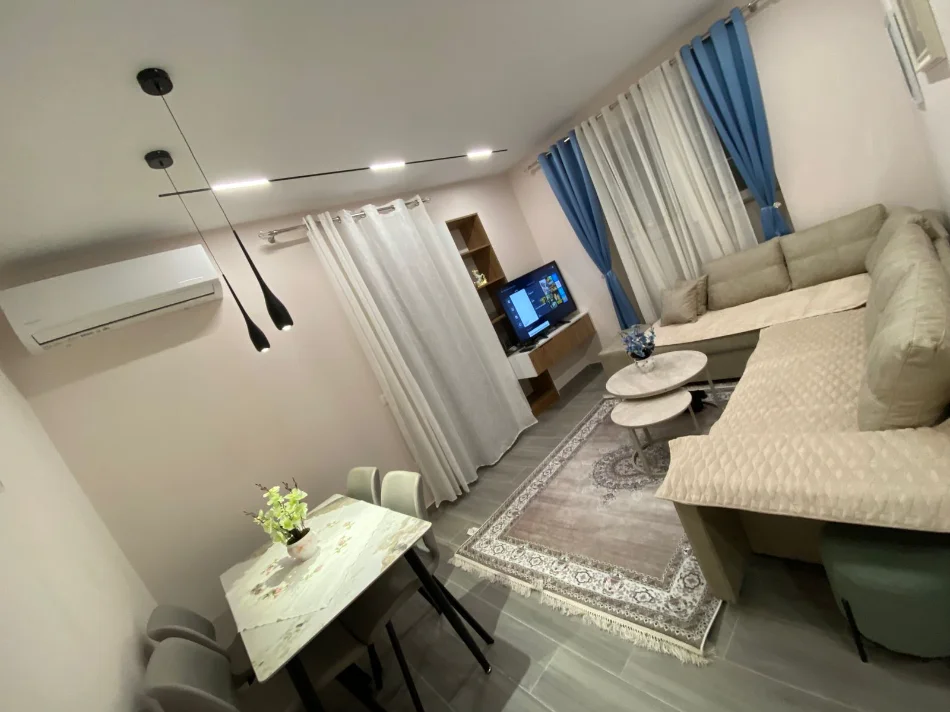 ME QERA: 1+1 📍Rruga e Elbasanit - Prane Liceut Artistik || 65,000 Leke/Muaj - K.1 - Sp.70m² - E Pa Banuar 100% e re - Shume prane Faciliteteve🏃🏻‍♂️