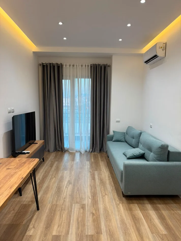🏠 Me Qera: 1+1📍Rezidenca Henke (Perballe spitalit Amerikan 3 - Rr. E Kavajes) - 55,000 Leke/Muaj - Pallat i Ri V.2026 - K.7 - 65m² - (E Pa Banuar)