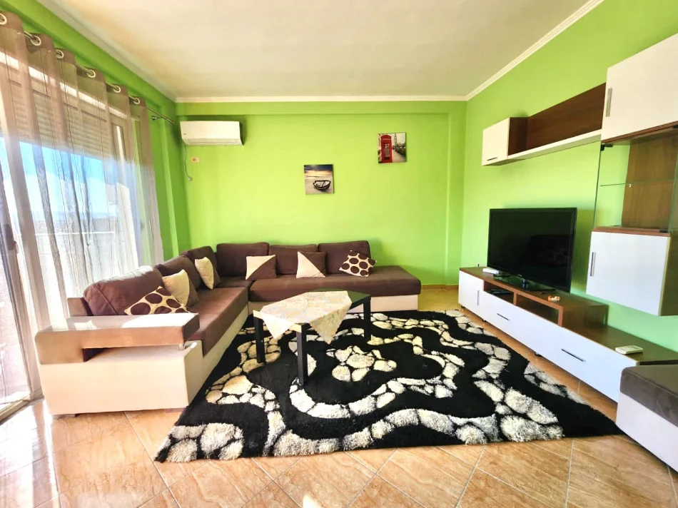 Me Qera: 2+1+ 1 Post Parkimi ( FRESK ) k5, pllt i Ri - i Mobiluar: Kondicioner, Kuzh e Madhe & Cdo Gje e Re || 45,000 Leke/Muaj