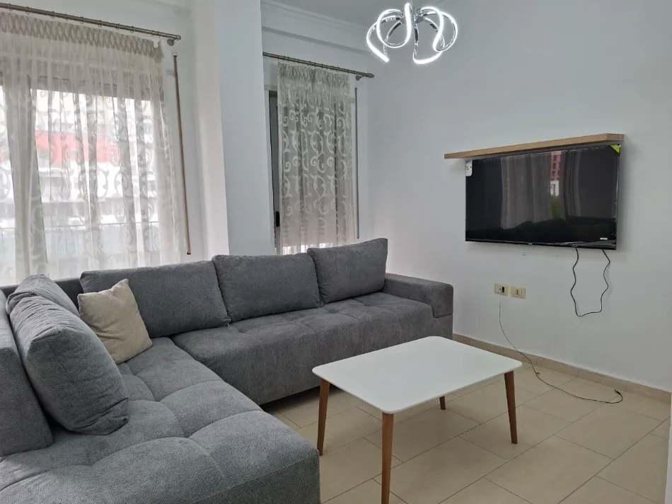 🏠 Me Qera: Super Apt. 1+1 & 1 Bllk (📍Qendër - Rr. Kavajës)🔥 Super vendndodhje || 5 min nga Qendra | 800 Euro / Muaj💶