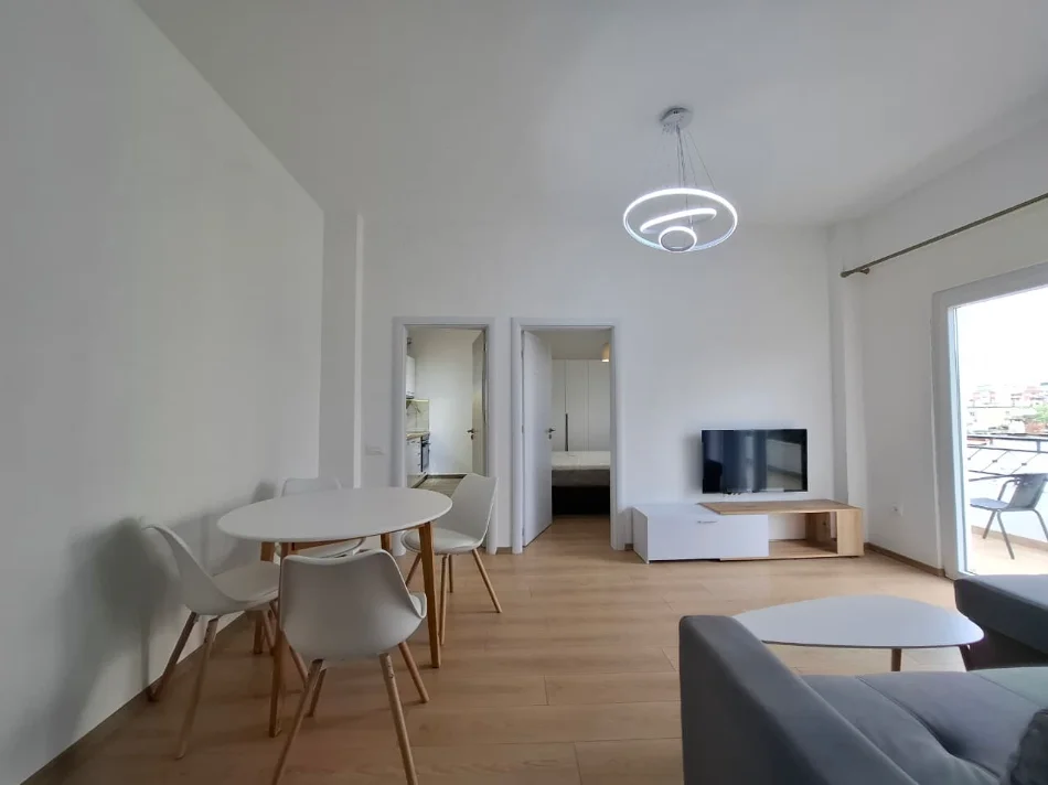 Me Qira Apartament +1P. Parkimi 100%i ri - Hera e Parë me qira 📍 Ali demi- Shkolla Kushtrimi i lirisë | Kati i 4të ( pa ashensorë) 45.000 lekë / Muaj