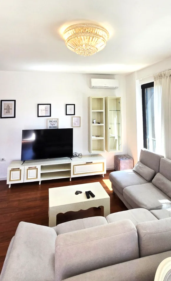 ✨OKAZION🏡 Jepet me qera 2+1+2 te Rruga e Elbasanit I 700 euro/muaj 📍