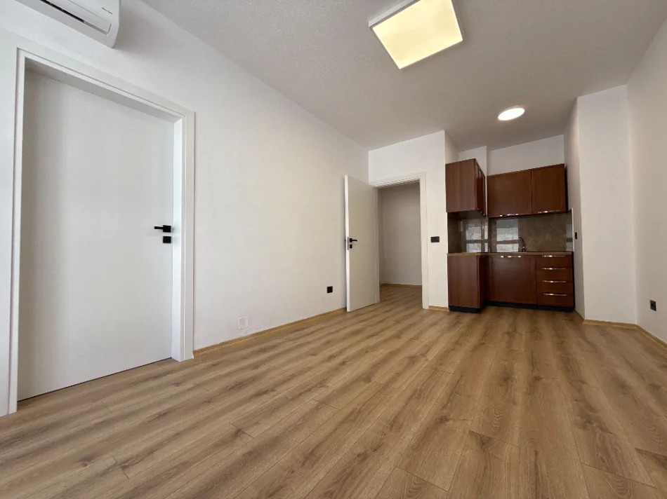 Per qira apartament  1+1 te ish ekspozita  750 €