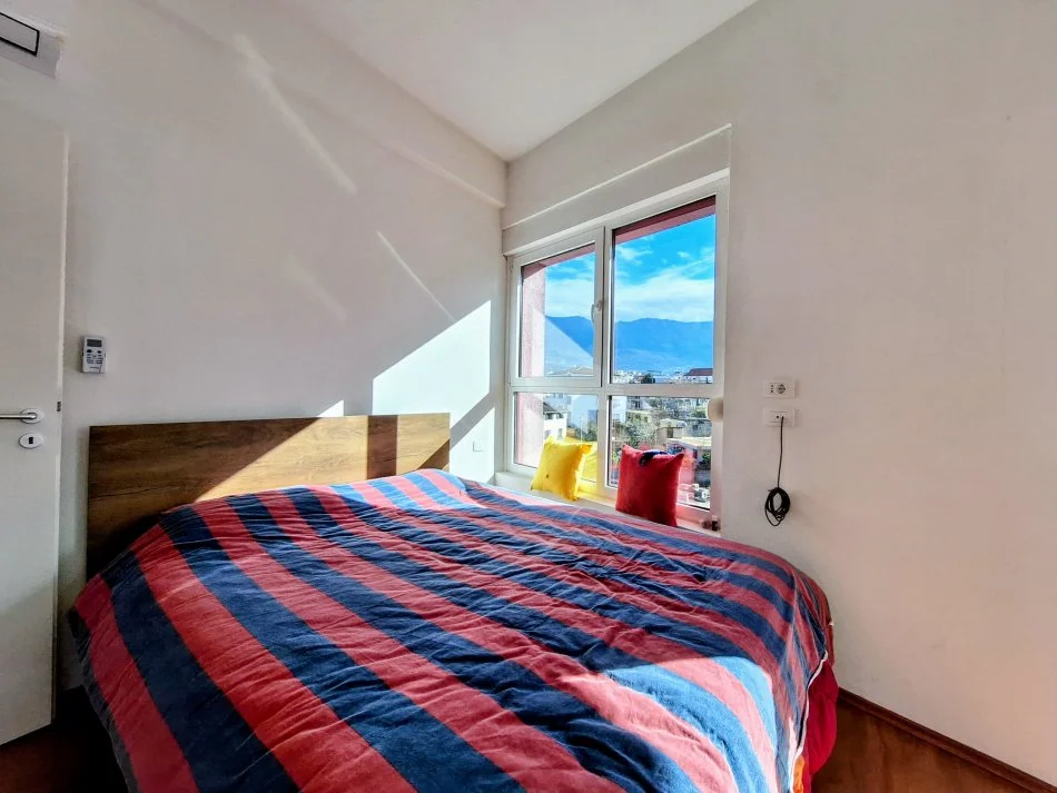 (Pa agjensi - 0 komision) Apartament 2+1+2+ballkon nga Dajti + 8 dritare Veri-Lindje-Jug me hapesire, Ali Demi 55.000 Leke