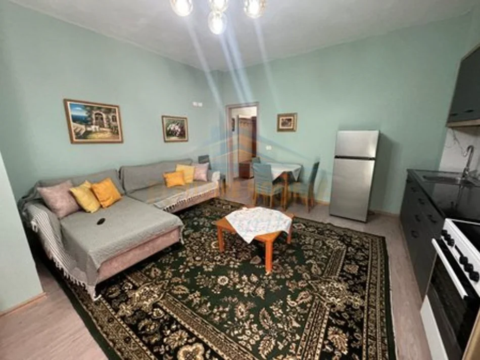Qera, Apartament 2+1, Kryegjyshata, Tiranë. 360 €,Orange69405