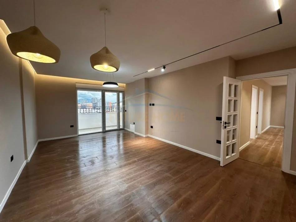 Qira, Apartament 2+1+2, Komuna e Parisit, Tirane 700 Euro