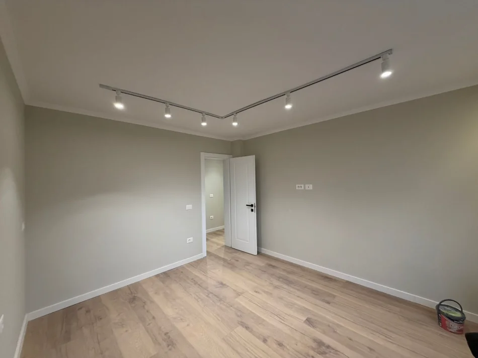 SHITET: 1+1 & 1 Bllk  (📍Kyqëzimi 21 dhjetorit / Diamond dental ) ✨️ Sapo investuar || 100% e re - 45 m² 🔥125.000€