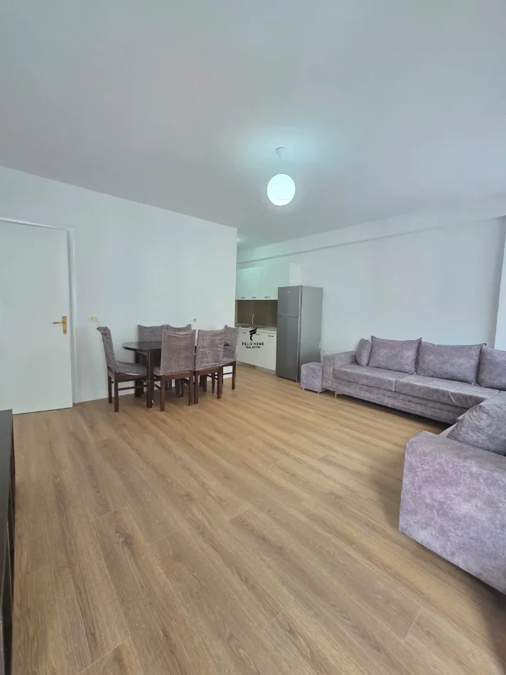Shitet apartament 1+1 ish parku 165.000 euro
