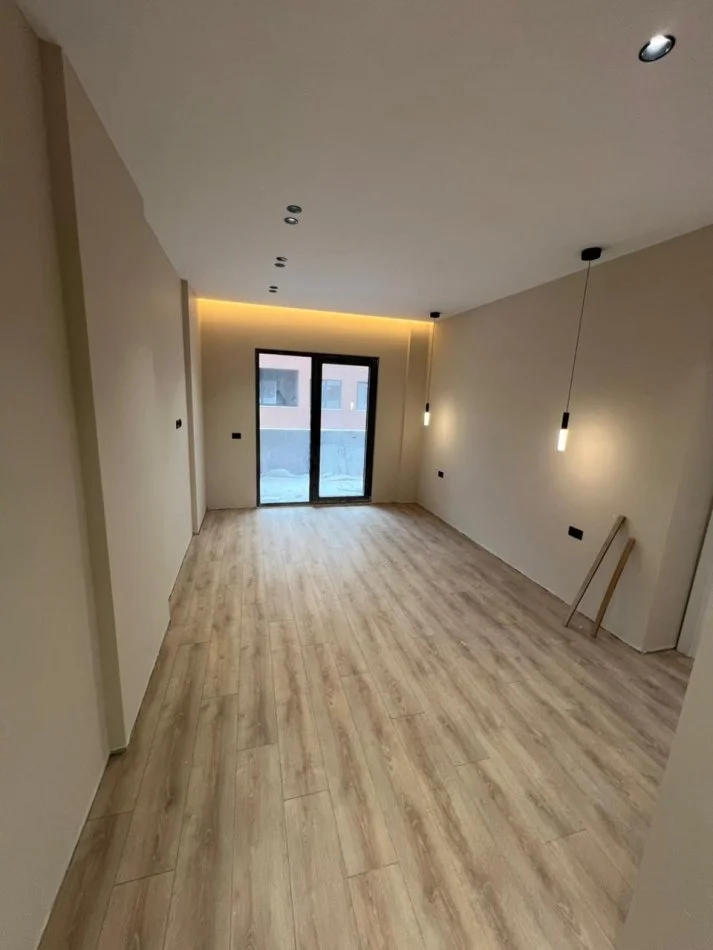 Shitet apartament  2+1+2  pallati i brigadave  239.220 €