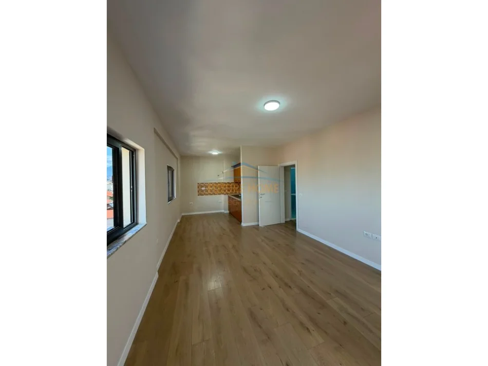 Shitet apartament 2+1 ne don bosko