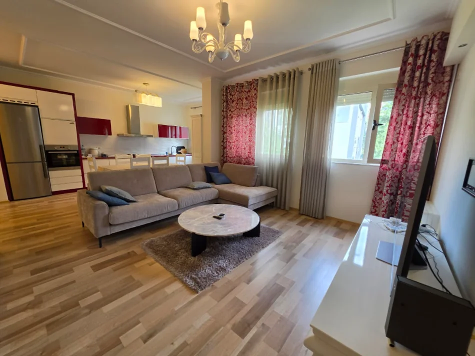 SHITET: Apartament 2+1+2🚾 & 1 Ballkon📍Liqeni Thatë - (Kompleksi FZ) 105m² 🌇 Kati 5 🔥Me Hipotekë, I Mobiluar (230.000€ 💸) 🌐