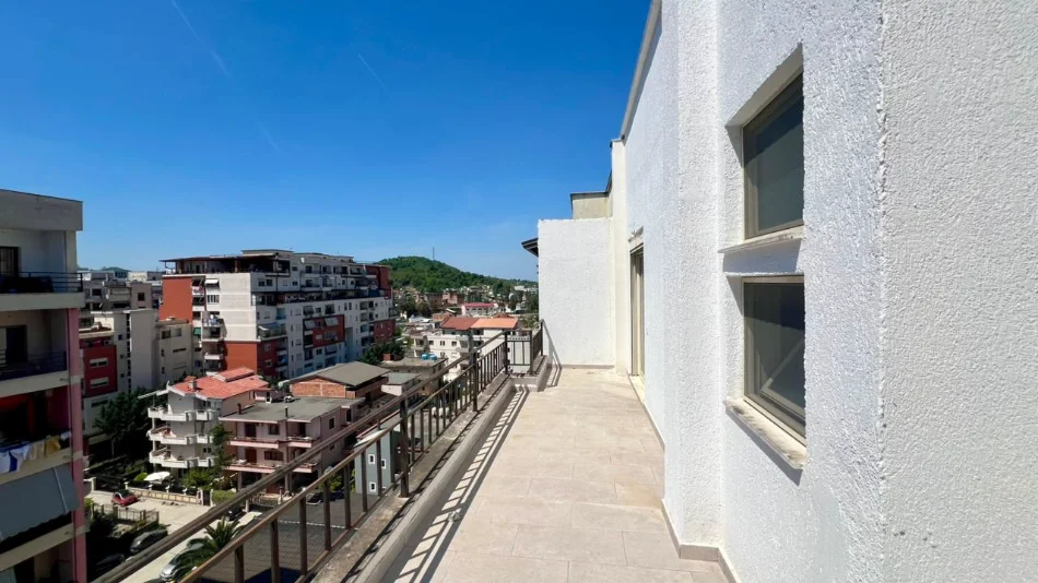 🏠SHITET PENTHOUSE: 2+1+2wc (172m²)  📍 Yzberisht 🔥  989€/m2  🔥  OKAZION CMENDURI   -  139,500€ - Pallat V.2016  ( Afer k. Cabej)