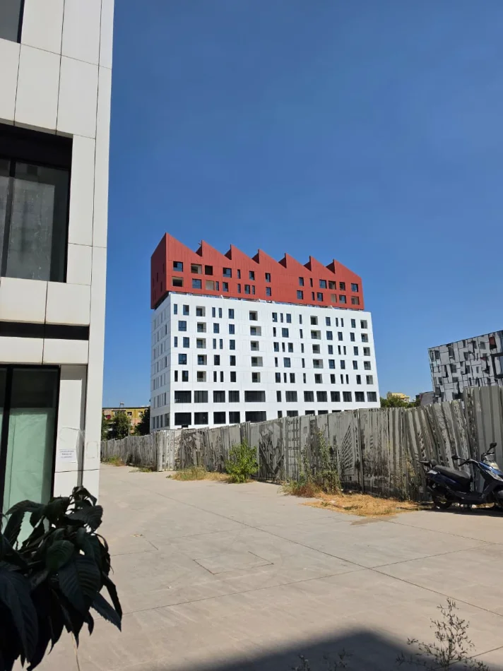 SHITET: Penthouse Duplex 🏘 2+1+2wc & Ballkon (📍Kompleksi Square21 ) - 21 Dhjetori | 102.91 m² (Çmimi 244.000€) 🧭 ✨️